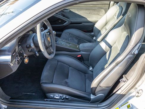 Used 2018 Porsche 911 GT3 RWD image 46