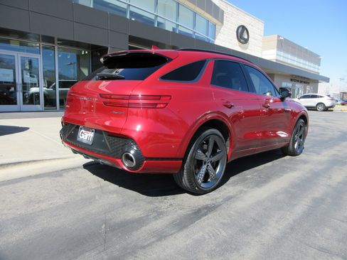 Used 2023 Genesis GV70 3.5T Sport w/ Sport Prestige Package AWD/4WD image 10