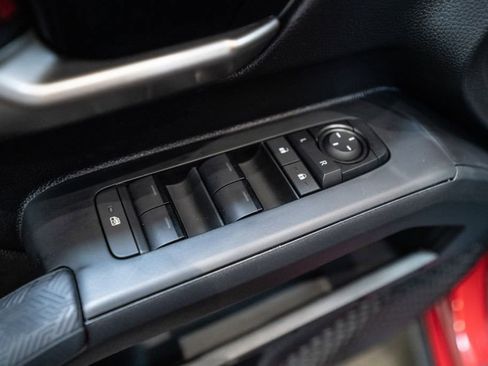 Certified 2025 Toyota Tacoma TRD Off-Road image 24