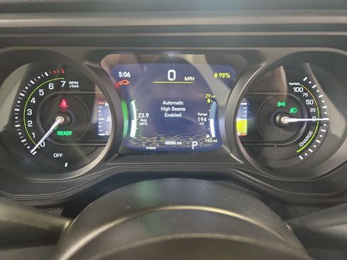 Used 2024 Jeep Wrangler Unlimited w/ Convenience Group AWD/4WD image 22