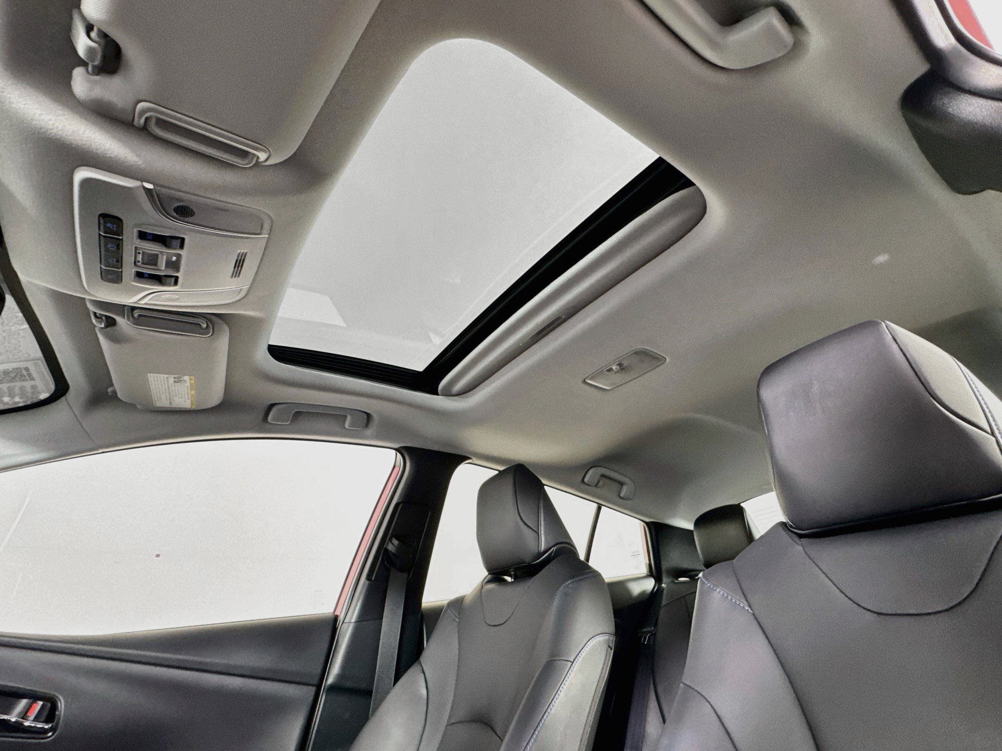 Certified 2022 Toyota Prius Limited w/ Premium Convenience Package FWD image 23
