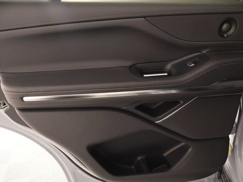 New 2027 Lincoln Navigator Premiere AWD/4WD image 18