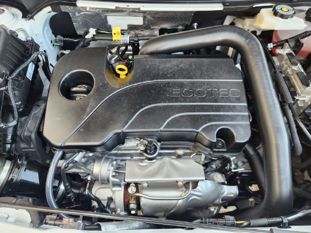Used 2026 Chevrolet Equinox LT FWD image 32