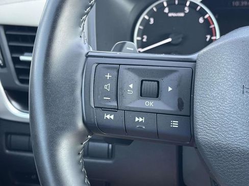 Used 2025 Nissan Rogue SV image 27