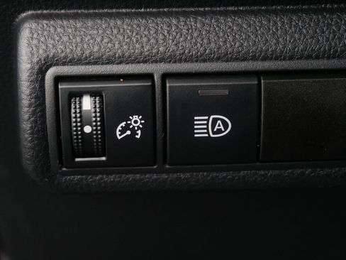 Used 2021 Toyota Corolla SE image 25