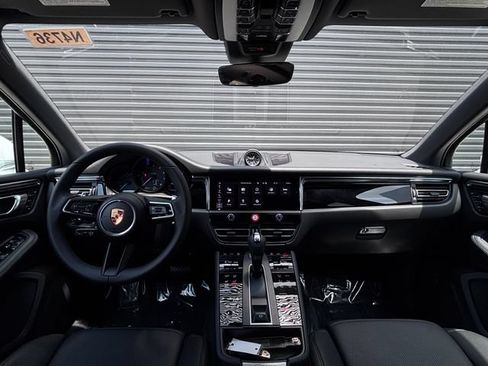 Certified 2026 Porsche Macan AWD/4WD image 13