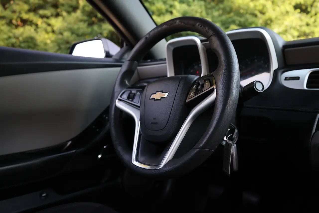 Used 2013 Chevrolet Camaro LS RWD image 21