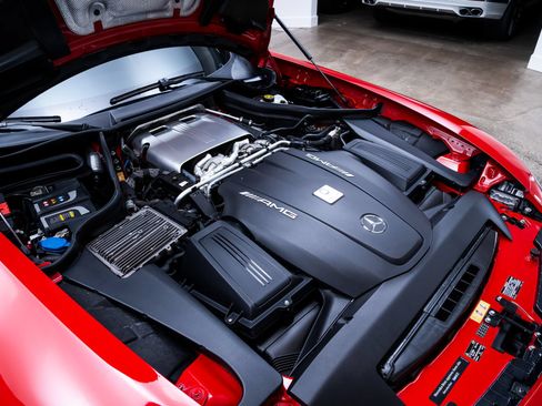 Used 2017 Mercedes-Benz AMG GT S w/ Exclusive Interior Package image 13