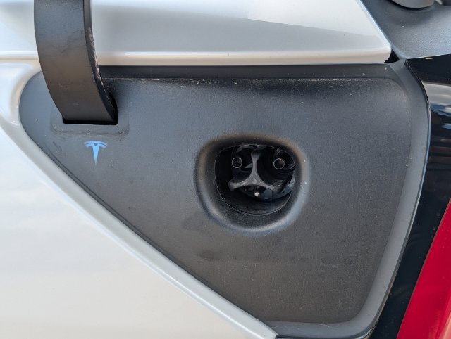 Used 2025 Tesla Model Y Long Range AWD/4WD image 23