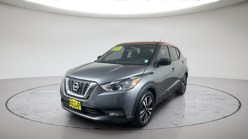 Used 2019 Nissan Kicks SV FWD image 1