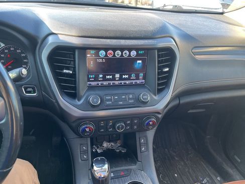 Used 2019 GMC Acadia SLT image 8