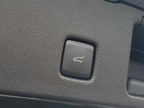 Used 2025 Ford Escape SE FWD image 8