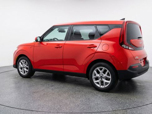 Used 2025 Kia Soul LX w/ LX Technology Package FWD image 6