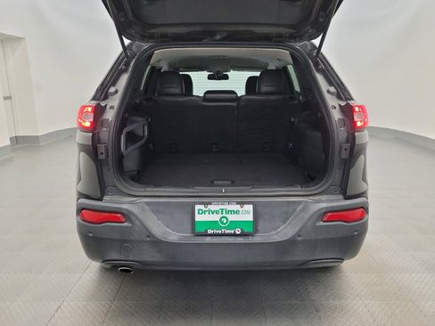 Used 2018 Jeep Cherokee Latitude Plus FWD image 29