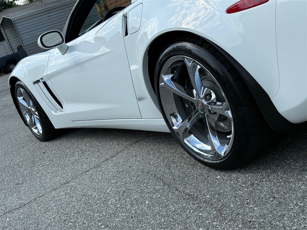 Used 2013 Chevrolet Corvette Grand Sport w/ 4LT Preferred Equipment Group RWD image 28