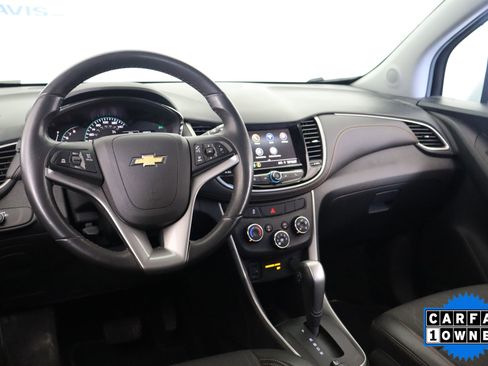 Used 2022 Chevrolet Trax LT w/ LT Convenience Package AWD/4WD image 16
