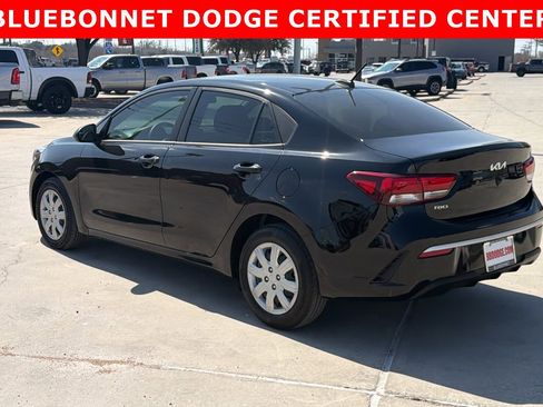 Used 2022 Kia Rio LX image 3
