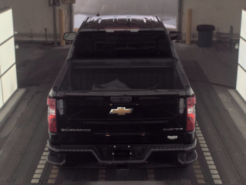 Used 2024 Chevrolet Silverado 1500 Custom RWD image 5