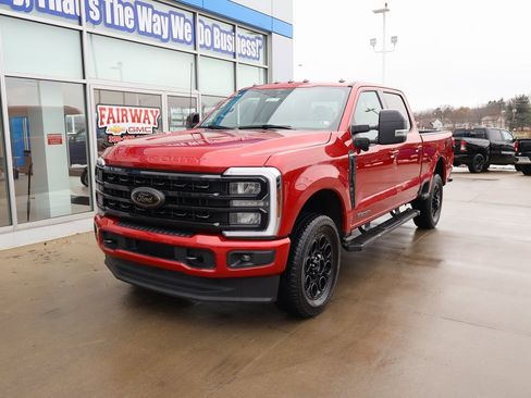 Used 2024 Ford F350 Lariat w/ Black Appearance Package image 6