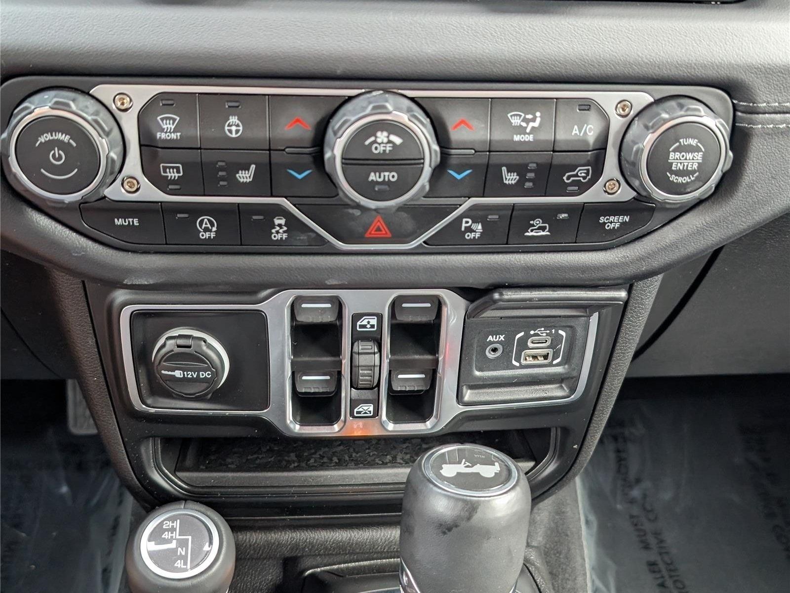 Used 2025 Jeep Wrangler Unlimited Sahara AWD/4WD image 27