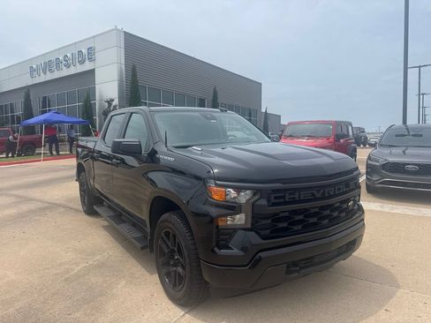 Used 2025 Chevrolet Silverado 1500 Custom AWD/4WD image 1