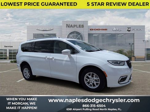 Used 2021 Chrysler Pacifica Touring-L FWD image 1