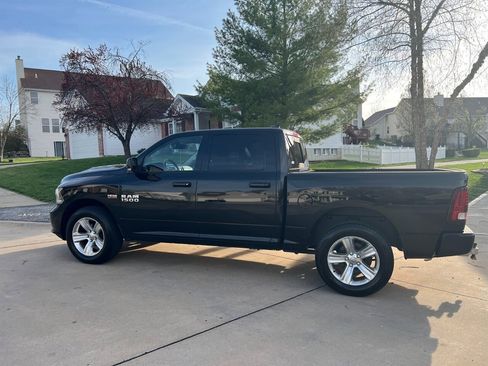 Used 2013 RAM 1500 Sport w/ Sport Premium Group image 2