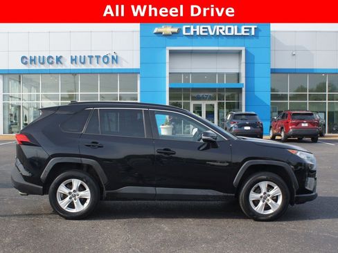 Used 2021 Toyota RAV4 XLE AWD/4WD image 1