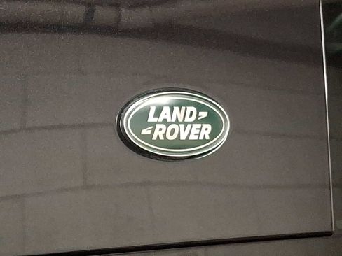 Used 2023 Land Rover Defender 130 SE image 30