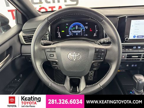 Used 2025 Toyota Camry SE FWD image 28