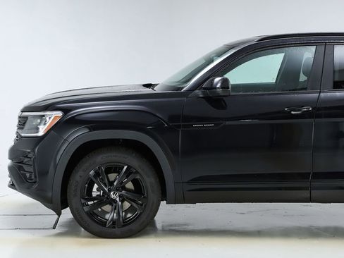 New 2026 Volkswagen Atlas Cross Sport SEL R-Line image 3