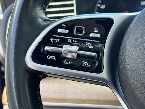 Used 2021 Mercedes-Benz GLE 450 4MATIC w/ Premium Package image 37