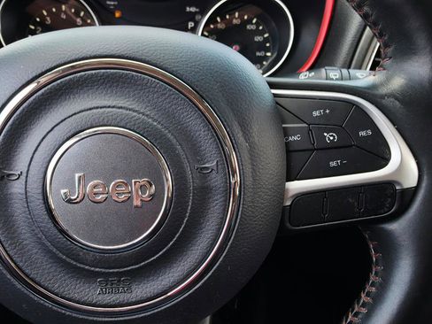 Used 2019 Jeep Compass Trailhawk AWD/4WD image 14