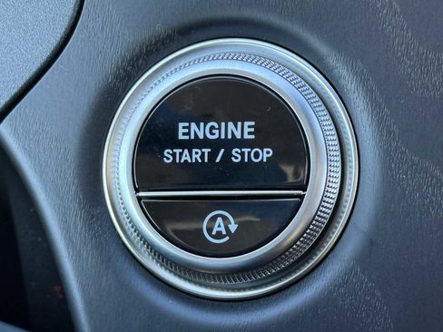 Used 2025 Mercedes-Benz E 350 4MATIC Sedan image 28