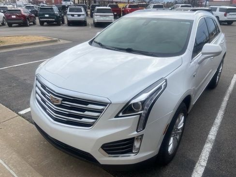 Used 2019 Cadillac XT5 FWD image 1