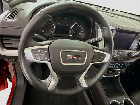 Used 2024 GMC Terrain SLT w/ Infotainment Package II image 5