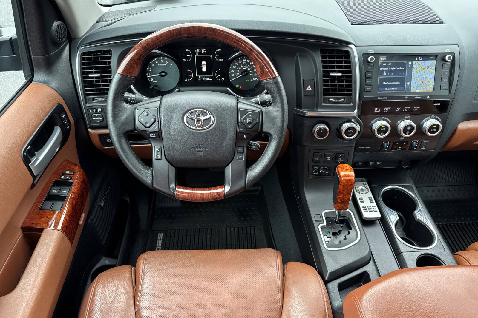 Used 2022 Toyota Sequoia Platinum AWD/4WD image 18