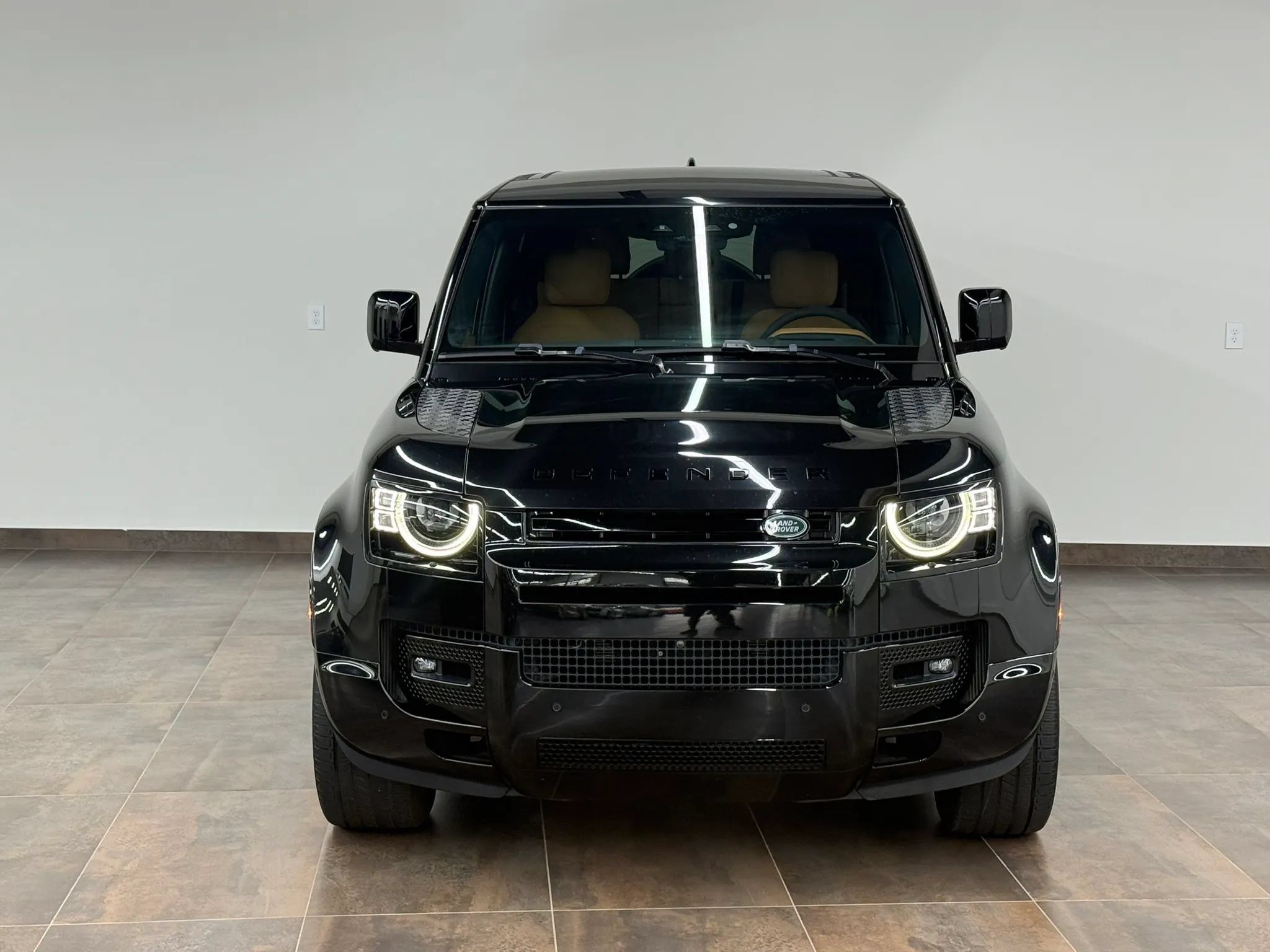 Used 2024 Land Rover Defender 90 V8 AWD/4WD image 20