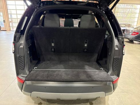 Used 2018 Land Rover Discovery SE image 17