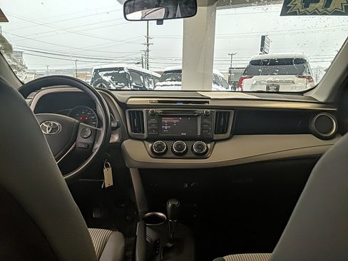 Used 2014 Toyota RAV4 LE image 9