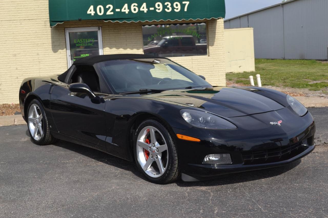 Used 2006 Chevrolet Corvette Convertible w/ Preferred Equipment Group RWD image 36