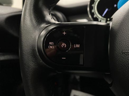 Used 2022 MINI Cooper 2-Door Hardtop w/ Storage Package image 15