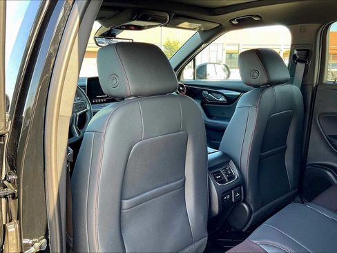 Used 2025 Chevrolet Blazer RS w/ Driver Confidence II Package image 12