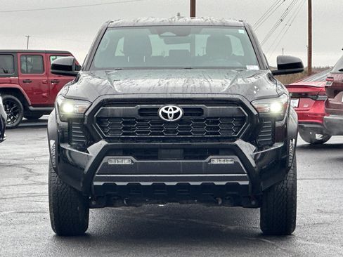 Used 2024 Toyota Tacoma TRD Off-Road image 10