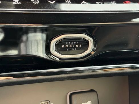 New 2026 Jeep Grand Cherokee Altitude AWD/4WD image 19