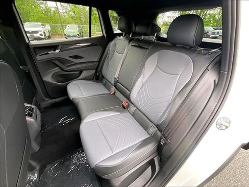 New 2026 Volkswagen Tiguan SE R-Line AWD/4WD image 14