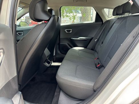 Used 2025 Kia K4 FWD image 47