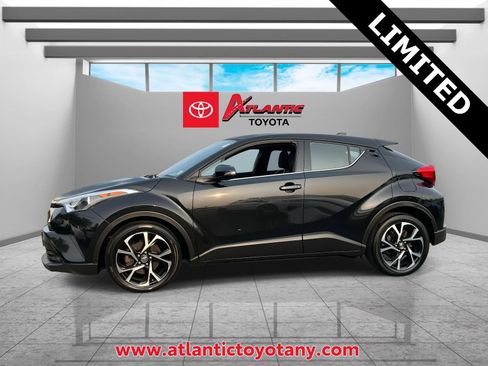 Used 2019 Toyota C-HR Limited image 4