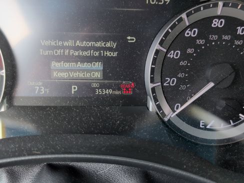 Used 2024 Toyota Highlander XLE AWD/4WD image 4