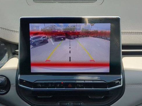 Certified 2025 Jeep Compass Limited AWD/4WD image 24